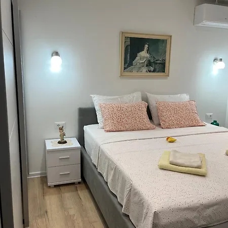 Διαμέρισμα With Parking Space Mirca, Brac - 729 *