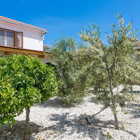 With Parking Space Mirca, Brac - 729 Apartman *