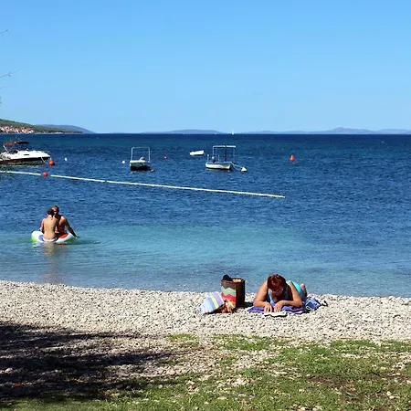 Apartman With Parking Space Mirca, Brac - 729 *