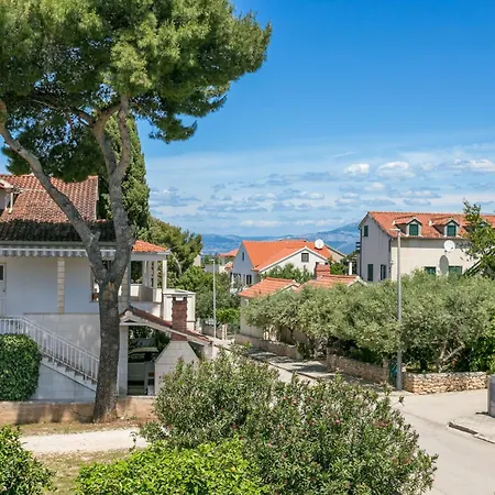 Apartman With Parking Space Mirca, Brac - 729 Supetar