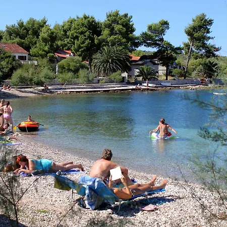 Apartman With Parking Space Mirca, Brac - 729 *