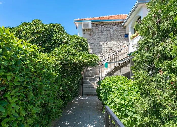 With Parking Space Mirca, Brac - 729 公寓 *