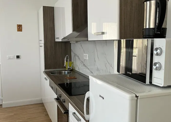 With Parking Space Mirca, Brac - 729 公寓