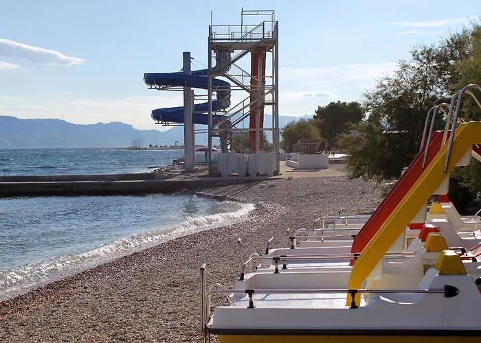 With Parking Space Mirca, Brac - 729 公寓